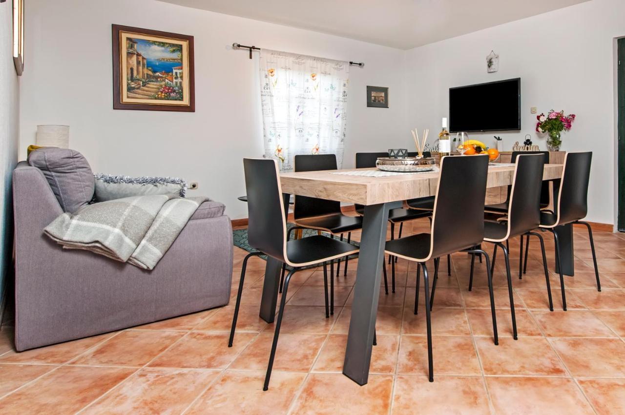 Vila Casa Valeluna *